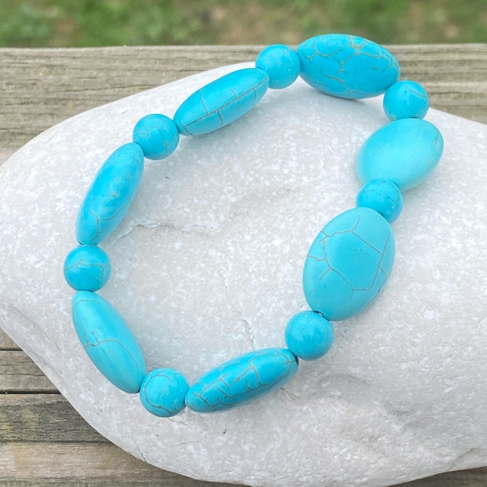 Chunky Turquoise bead stretch fashion bracelet